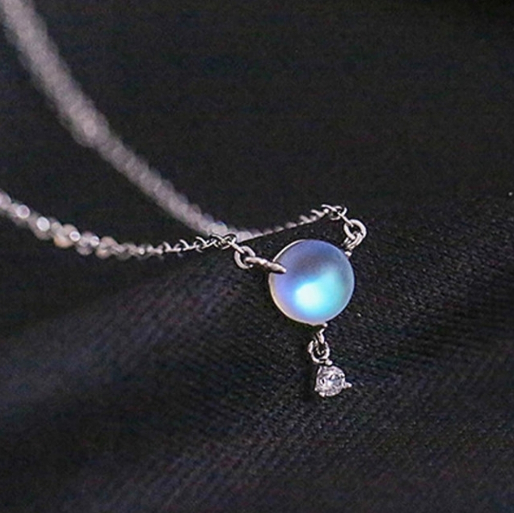 *New* sterling silver moonstone necklace